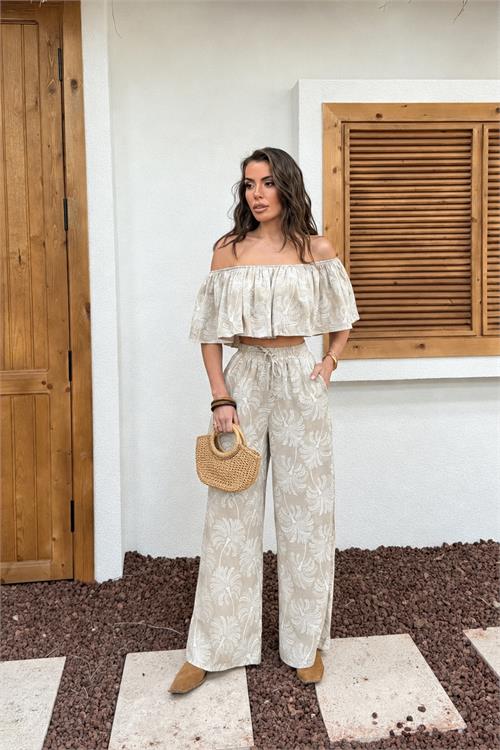 Neşeli butik kadın bej desenli madonna yaka volanlı bluz pantolon ikili yazlık takım NBNP035 