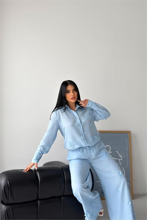Neşeli butik kadın bebe mavi çiçek aplikeli ikili keten kumaş takım NBMS2642 