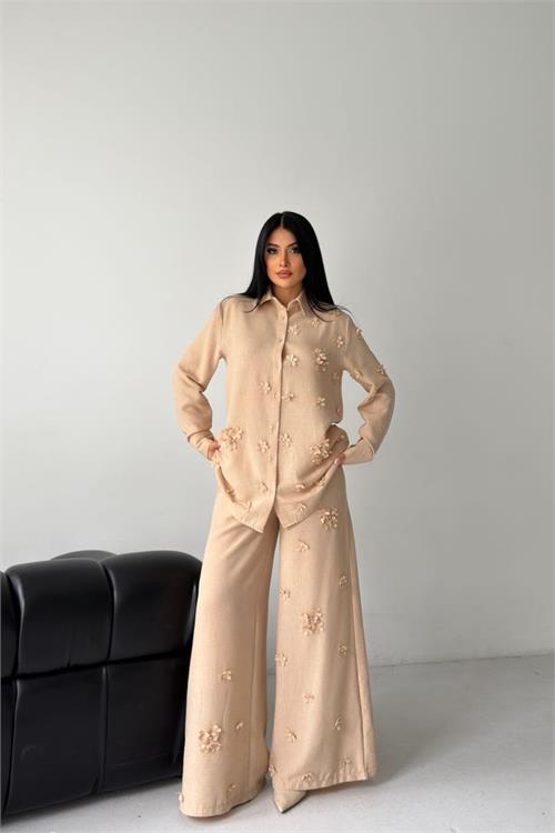 Neşeli butik kadın bej çiçek aplikeli ikili keten kumaş takım NBMS2642 