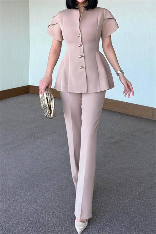 Neşeli butik kadın bej gold düğme detaylı peplum kesim premium takım NBSTR4423 