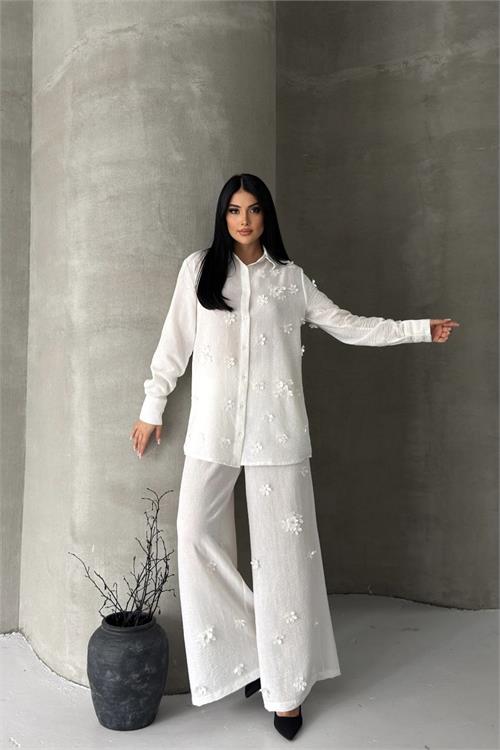 Neşeli butik kadın beyaz çiçek aplikeli ikili keten kumaş takım NBMS2642 