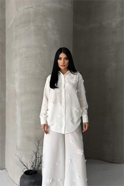 Neşeli butik kadın beyaz çiçek aplikeli ikili keten kumaş takım NBMS2642 