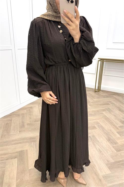 Neşeli butik kadın kahverengi eteği fırfırlı düğme detaylı pamuklu salaş tesettür elbise NMS086 