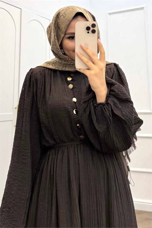 Neşeli butik kadın kahverengi eteği fırfırlı düğme detaylı pamuklu salaş tesettür elbise NMS086 
