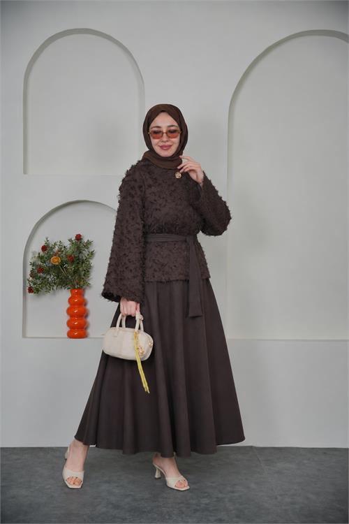 Neşeli butik kadın kahverengi püskül kumaş bağlama detaylı etekli tesettür takım ---- NBVQ3144 