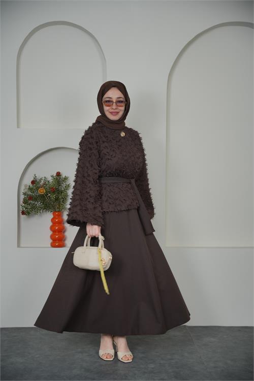 Neşeli butik kadın kahverengi püskül kumaş bağlama detaylı etekli tesettür takım ---- NBVQ3144 