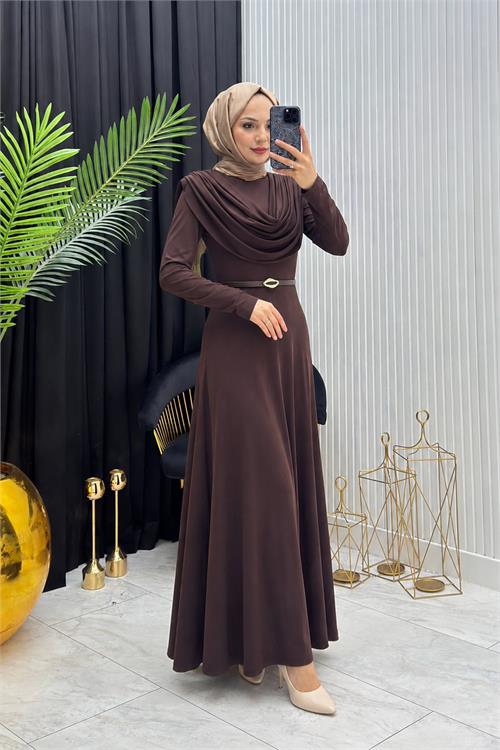 Neşeli butik kadın kahverengi sandy kumaş degaje yaka kemer detaylı tesettür elbise---- NMS096 