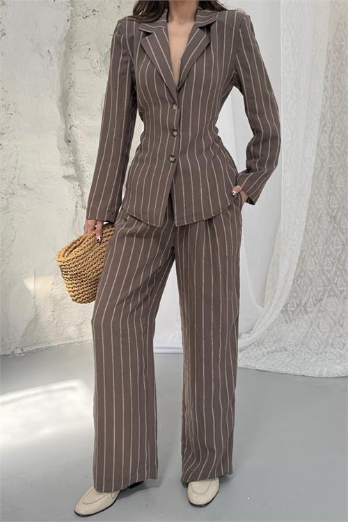 Neşeli butik kadın kahverengi şerit desenli bel bağlamalı blazer ceket pantolon takım --- NBNP030 