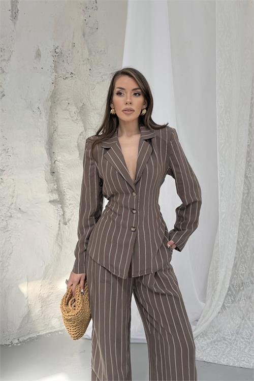 Neşeli butik kadın kahverengi şerit desenli bel bağlamalı blazer ceket pantolon takım --- NBNP030 