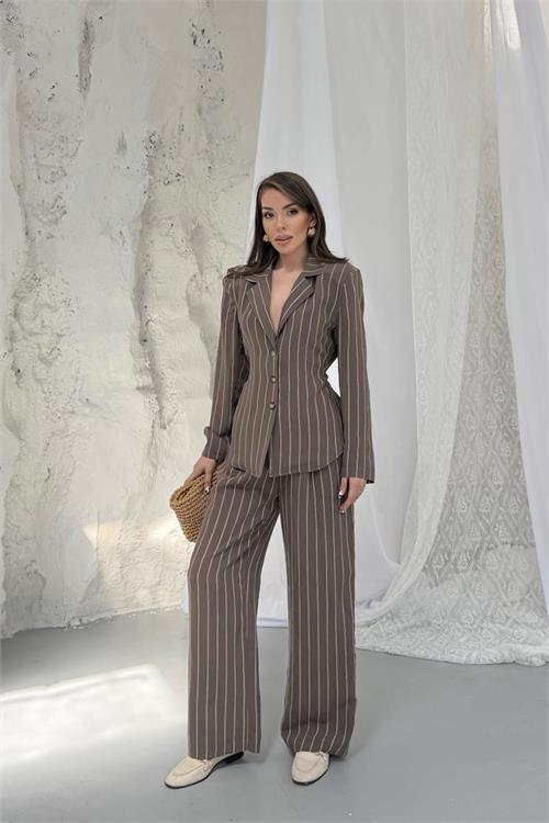 Neşeli butik kadın kahverengi şerit desenli bel bağlamalı blazer ceket pantolon takım --- NBNP030 