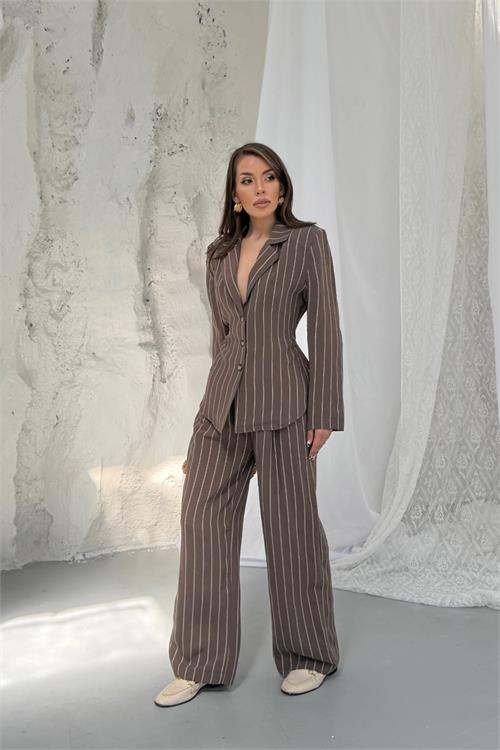Neşeli butik kadın kahverengi şerit desenli bel bağlamalı blazer ceket pantolon takım --- NBNP030 