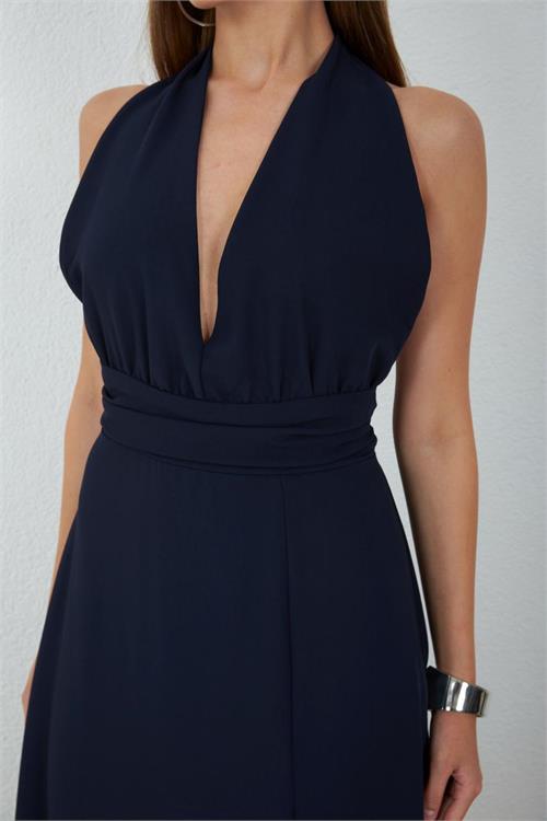 Neşeli butik kadın lacivert yırtmaçlı halter yaka sırt dekolteli bağlama detaylı maxi elbise NBMY4133 