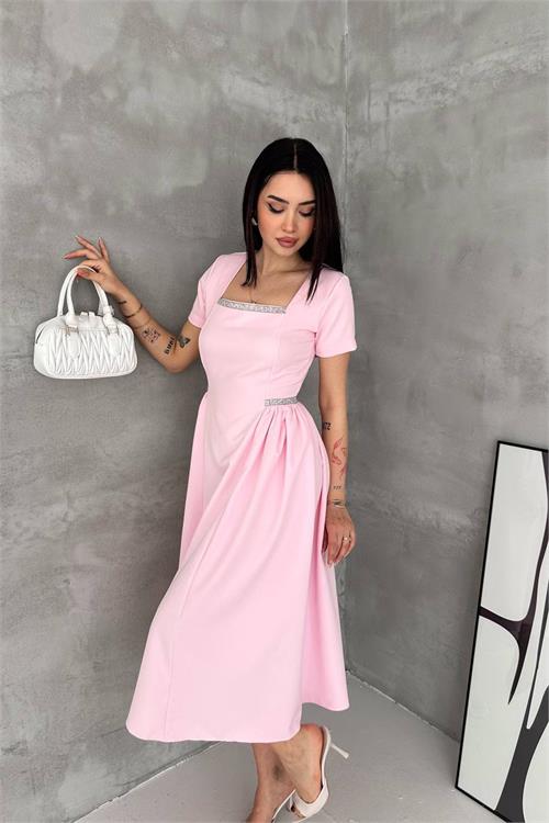 Neşeli butik kadın pembe kare yaka taş detaylı etek drapeli midi boy elbise ---- NBK4621 
