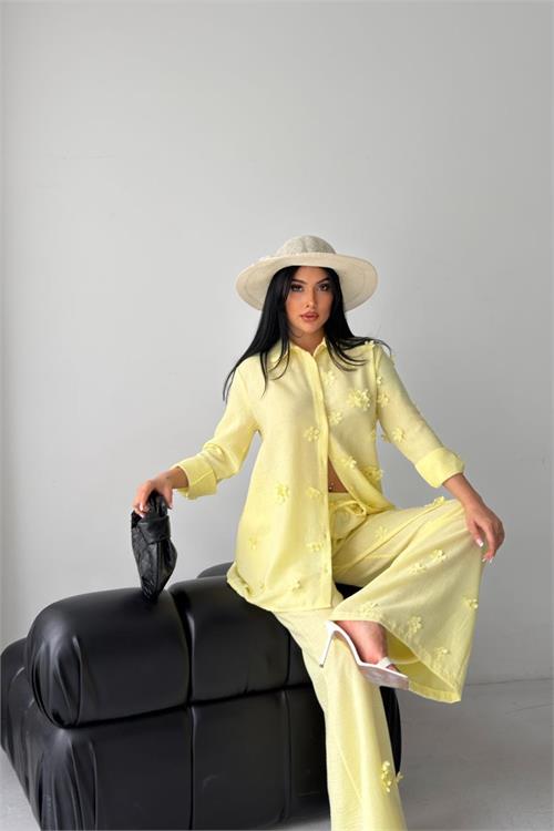 Neşeli butik kadın sarı çiçek aplikeli ikili keten kumaş takım NBMS2642 