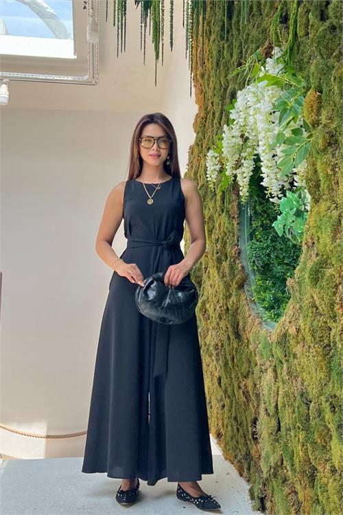 Neşeli butik kadın siyah rahat kalıp kolsuz kuşak detaylı tam boy tulum NBMY4017 