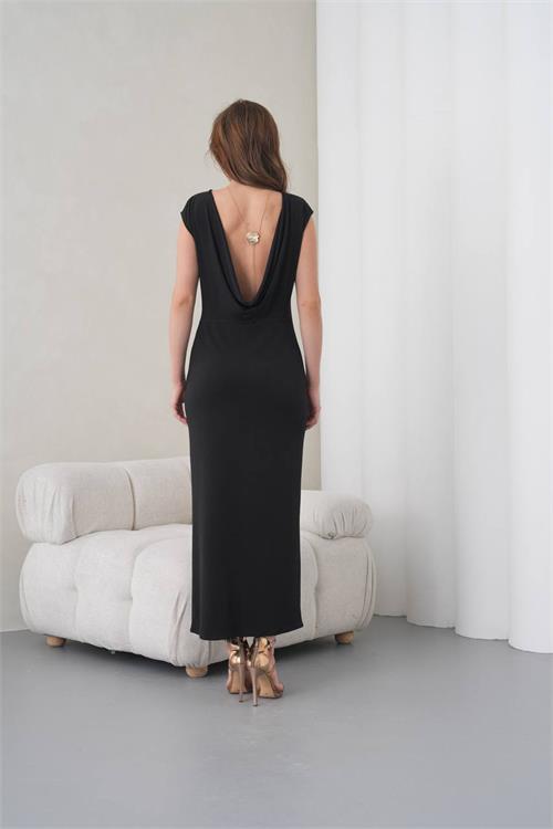 Neşeli butik kadın siyah sırt dekolteli zincir detaylı midi boy abiye elbise NBS9387 