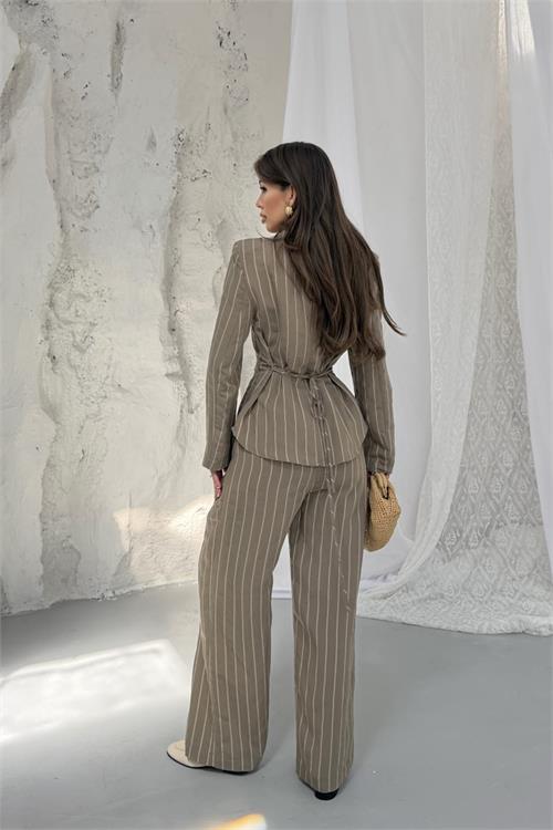 Neşeli butik kadın vizon şerit desenli bel bağlamalı blazer ceket pantolon takım --- NBNP030 