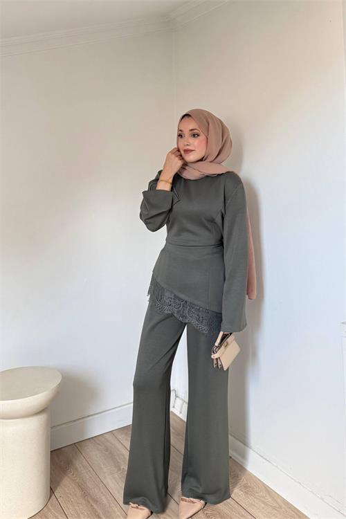 Neşeli butik kadın haki dantel detaylı geniş kol modal kumaş tesettür takım NMS105 