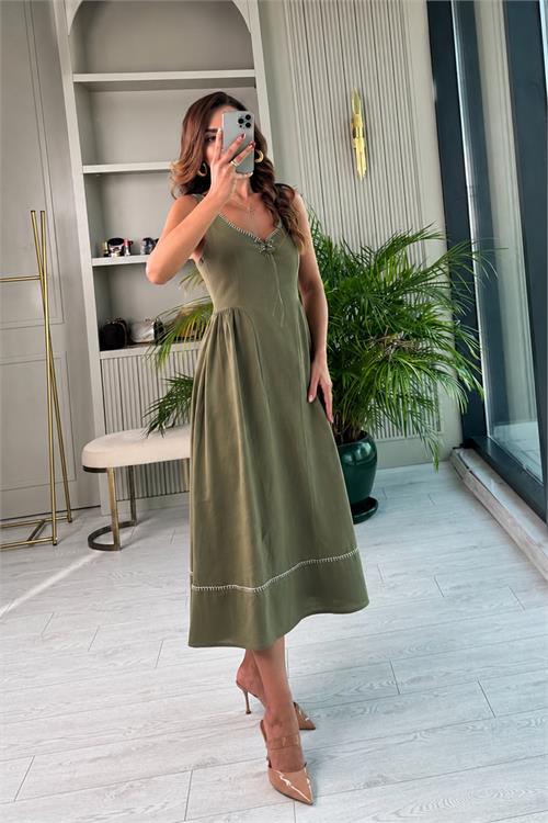 Neşeli butik kadın yeşil ince askılı güpür detaylı midi boy yazlık elbise NBNP039 