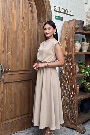 Neşeli butik kadın bej omuz vatkalı midi boy kemer detaylı elbise NBMY4066