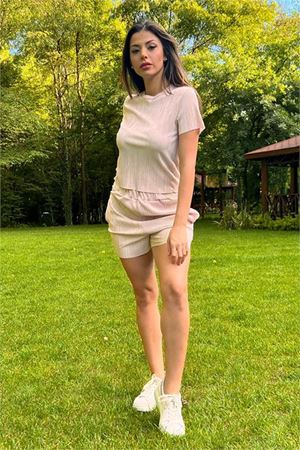 Neşeli butik kadın yeni sezon piliseli alt üst ikili takım NB10047