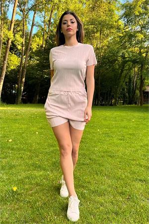 Neşeli butik kadın yeni sezon piliseli alt üst ikili takım NB10047