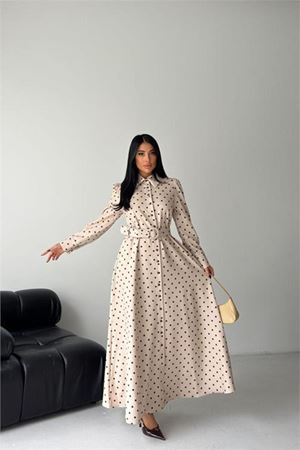 Neşeli butik kadın bej gömlek yaka kemer detaylı puantiyeli tam boy tasarım elbise NBMS2674