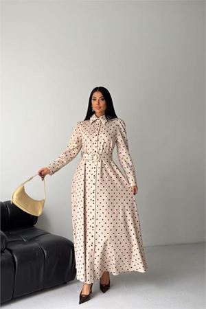 Neşeli butik kadın bej gömlek yaka kemer detaylı puantiyeli tam boy tasarım elbise NBMS2674