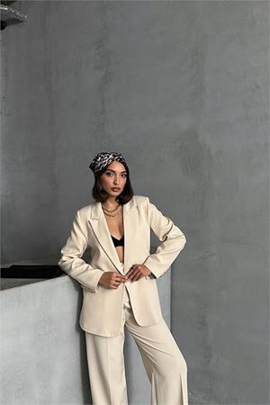 Neşeli butik kadın gold düğme detaylı blazer ceket NBG077