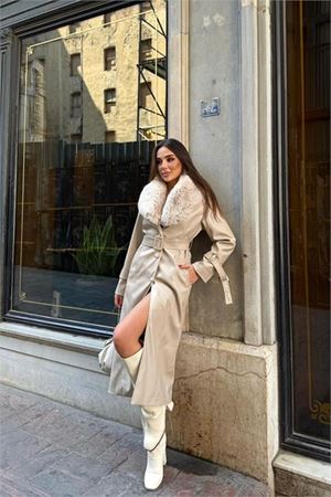 Neşeli butik kadın yaka çıkarılabilir kürk detaylı düğmeli deri trençkot NBSTR1001