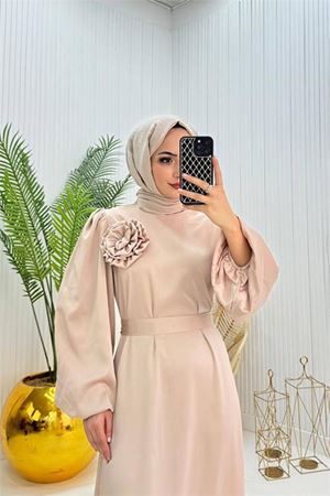 Neşeli butik kadın saten gül detaylı tesettür elbise NMS038