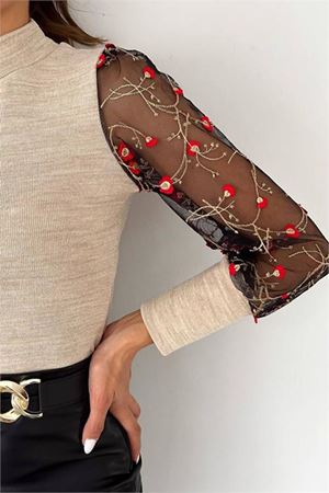 Neşeli butik kadın nakış detaylı kolları transparan triko kazak KKLF55