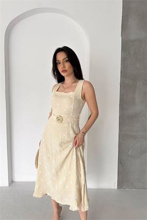 Neşeli butik kadın bej çiçek nakışlı kemer detaylı kare yaka midi boy yazlık elbise ---- NBK086
