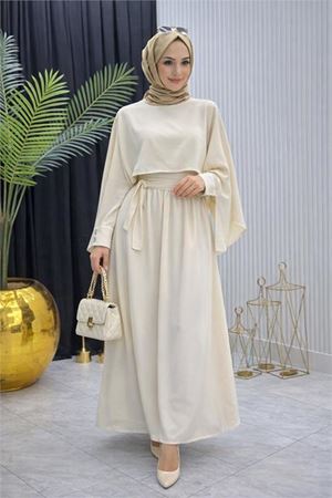 Neşeli butik kadın bej pelerinli bel bağlama detaylı tesettür elbise NMS088