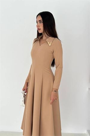 Neşeli butik kadın gold yaka detaylı midi boy uzun kollu elbise NBK4360