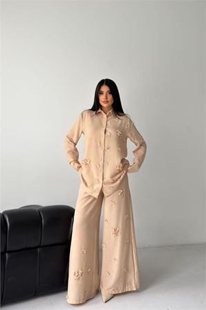 Neşeli butik kadın bej çiçek aplikeli ikili keten kumaş takım NBMS2642
