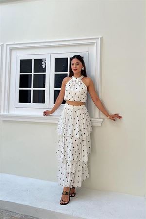 Neşeli butik kadın beyaz puantiye desenli halter yaka bluz kat kat etek ikili takım NBMY4093