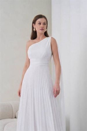 Neşeli butik kadın beyaz tek omuz tokalı drape detaylı ışıltılı tül kumaş abiye elbise --- NBS9388