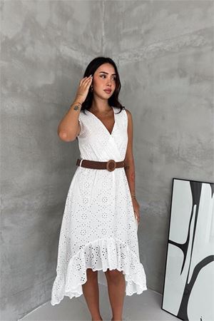 Neşeli butik kadın beyaz fisto işlemeli kemerli midi boy asimetrik elbise NBK4673