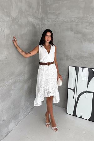 Neşeli butik kadın beyaz fisto işlemeli kemerli midi boy asimetrik elbise NBK4673