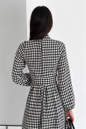 Neşeli butik kadın kazayağı desenli kemerli midi elbise KKLF39