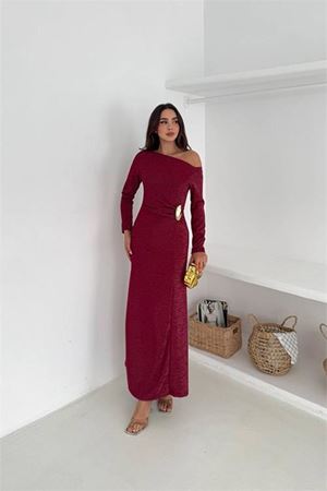 Neşeli butik kadın tek omuz uzun kollu tokalı maxi elbise NBK4361