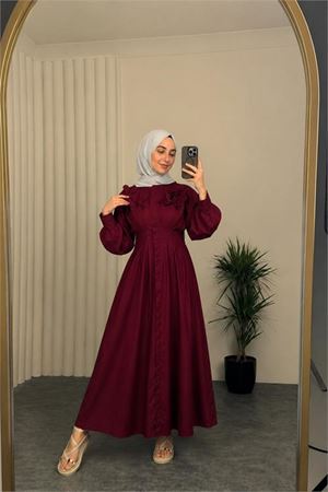 Neşeli butik kadın bordo belden oturtmalı çiçek detaylı premium tesettür elbise NBVQ4933