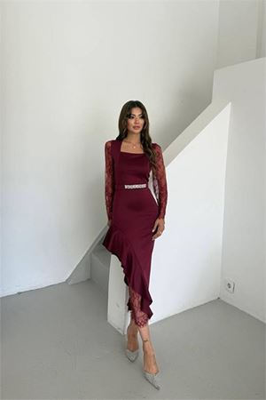 Neşeli butik kadın dantel detaylı taş kemerli asimetrik abiye elbise NBNC2603