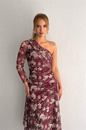 Neşeli butik kadın desenli asimetrik tül elbise NBK4161