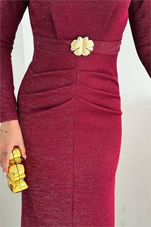 Neşeli butik kadın kol vatkalı toka detaylı drapeli maxi elbise NBK4358