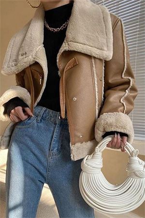 Neşeli butik kadın camel peluş detaylı süet kaban NBMS23175
