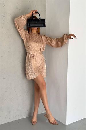 Neşeli butik kadın camel kuşaklı mini boy saten elbise NBKKLF2021