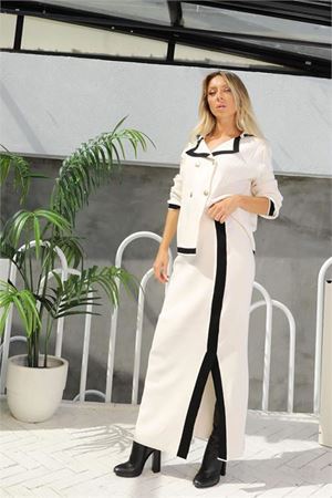 Neşeli butik kadın ekru düğme detaylı etekli triko takım PRML07