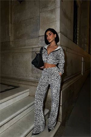 Neşeli butik kadın leopar desenli kadife kumaş tasarım eşofman takımı NBDF177